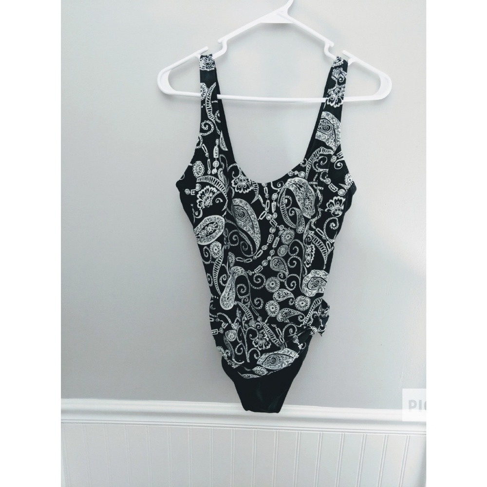 Paisley swimsuit black and white Size 16